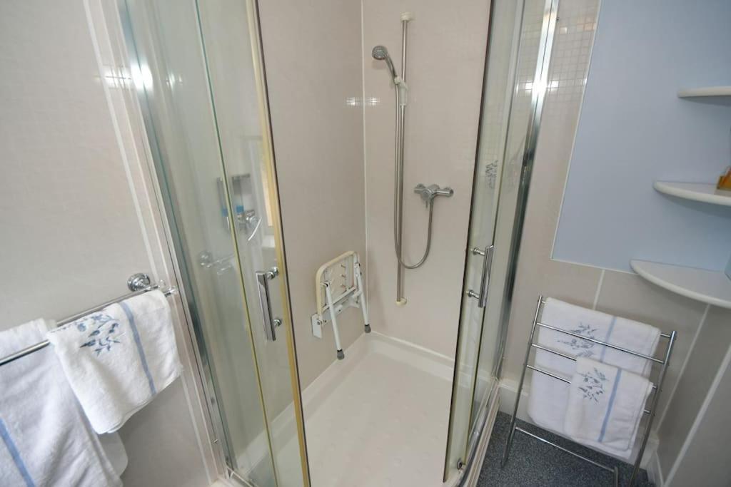 Little Hare Lodge - Spacious 2 Bedroom Attached Bungalow Woodhall Spa Exterior photo