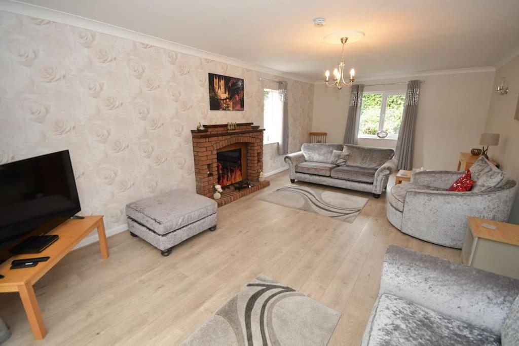 Little Hare Lodge - Spacious 2 Bedroom Attached Bungalow Woodhall Spa Exterior photo