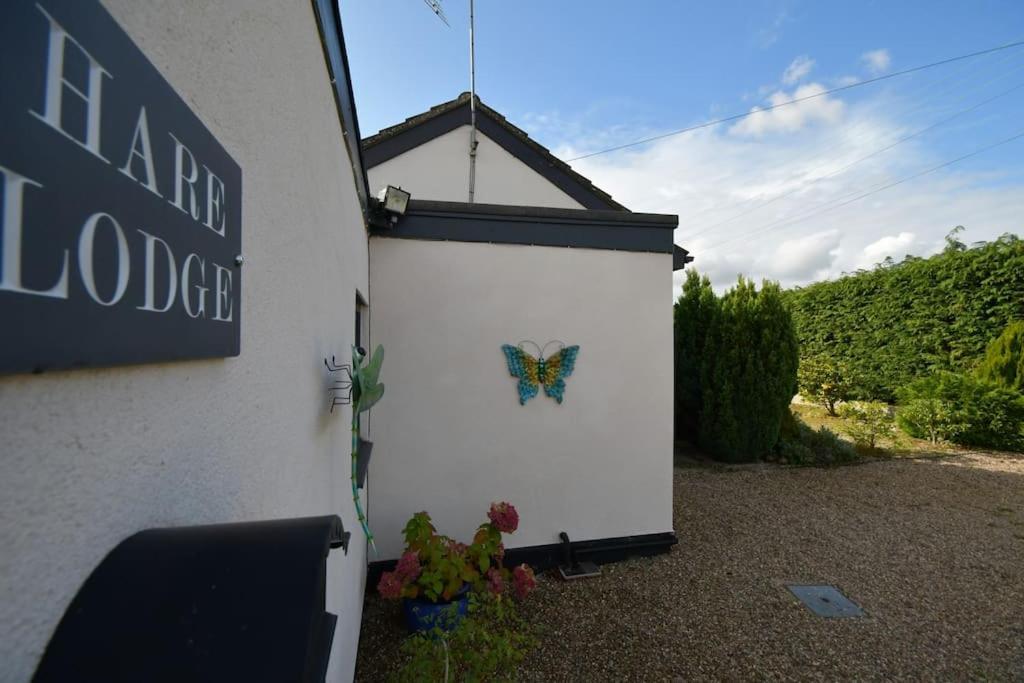 Little Hare Lodge - Spacious 2 Bedroom Attached Bungalow Woodhall Spa Exterior photo
